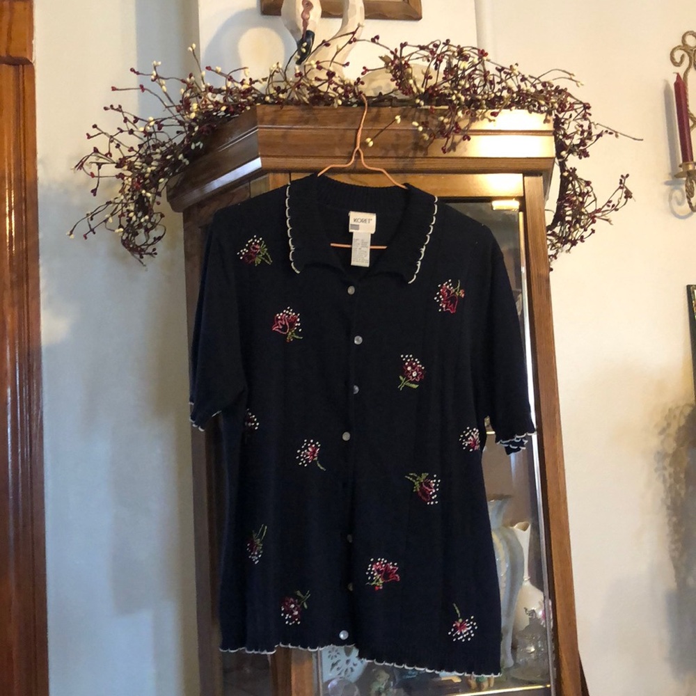 Navy short sleeve flower cardigan